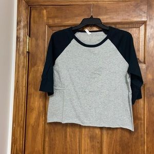 Women’s cropped t-shirt